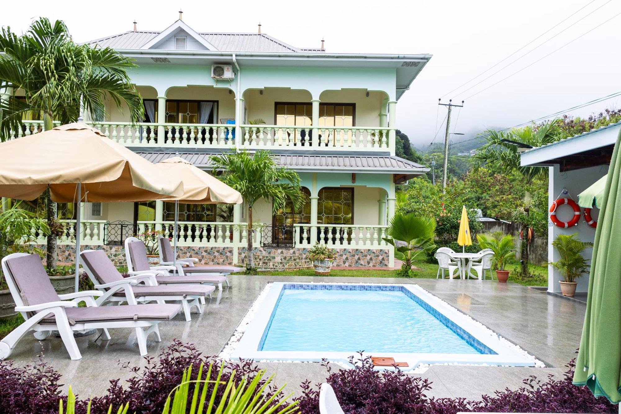 Green Palm Self Catering Anse aux Pins Esterno foto
